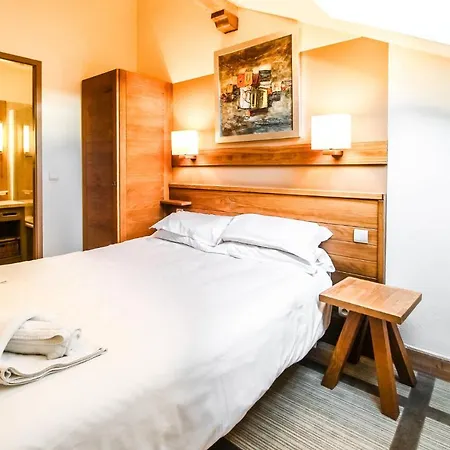 Private Penthouse 2-bed Apartment, In And Out In 5* *